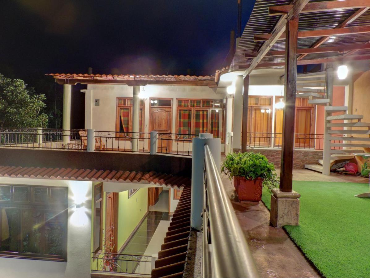 Shanti Shanti Hotel & Restaurante San Pedro La Laguna Exterior photo